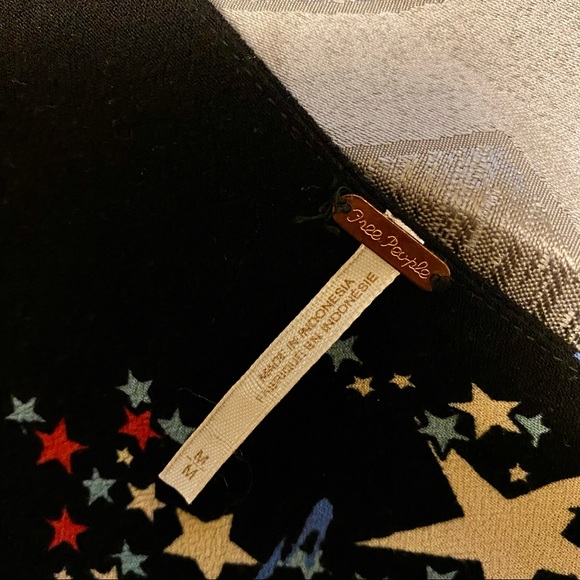 Free People sz M black v-neck wrap top - Picture 3 of 7